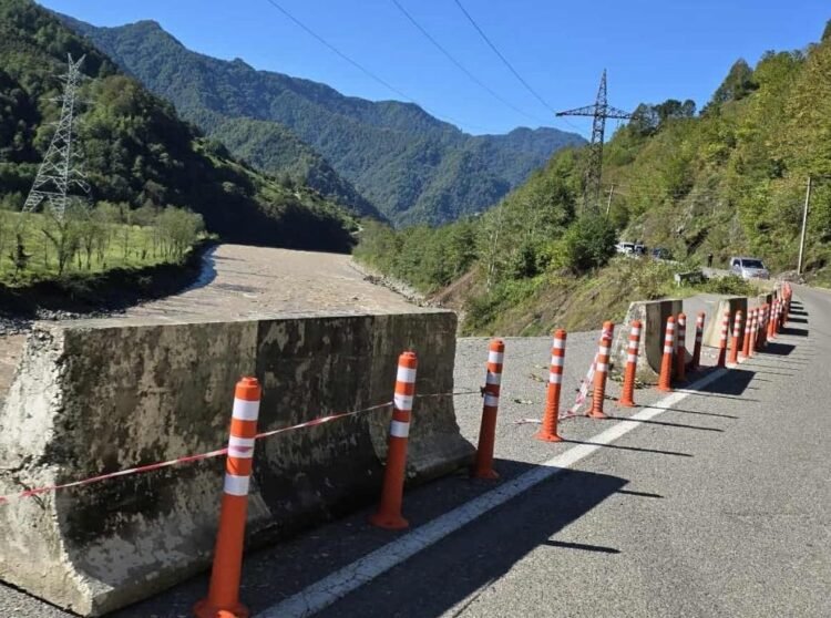ბათუმი–ახალციხის დამაკავშირებელი გზის ერთი ნაწილი ჩამოინგრა
