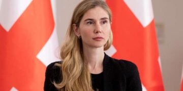 “ქვეყანაში დამყარებულია რუსული ტიპის დიქტატურა” – თინა ბოკუჩავა ელენე ხოშტარიას დაკავებაზე