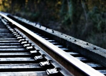 მატარებელმა გზის შემკეთებელ მუშებს გადაუარა და 11 მათგანი იმსხვერპლა