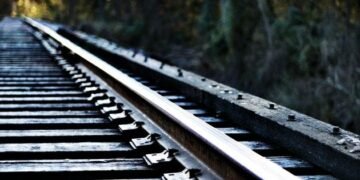 მატარებელმა გზის შემკეთებელ მუშებს გადაუარა და 11 მათგანი იმსხვერპლა