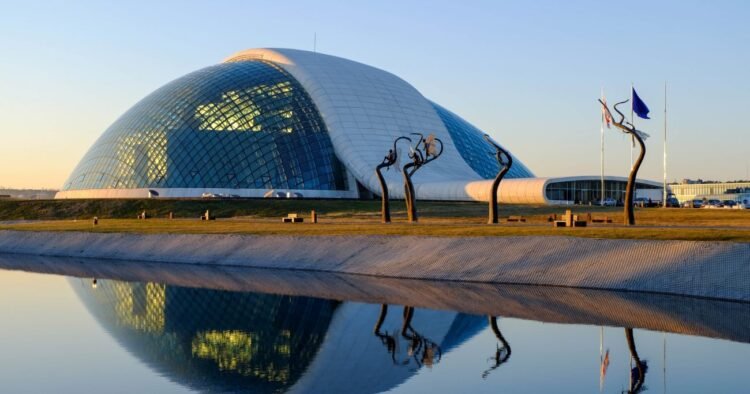 ქუთაისში, პარლამენტის ყოფილ შენობაში „საქპატენტის“ სასწავლო ცენტრი განთავსდება