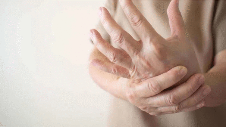 გამოწვეულია თუ არა ხელების დაბუჟება თრომბით – გიორგი ღოღობერიძის განმარტება