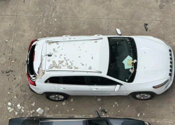 “სასწაულებრივად გადავრჩით”- წყალტუბოში დევნილთა დასახლებაში ფასადის ნაწილი ჩამოიშალა