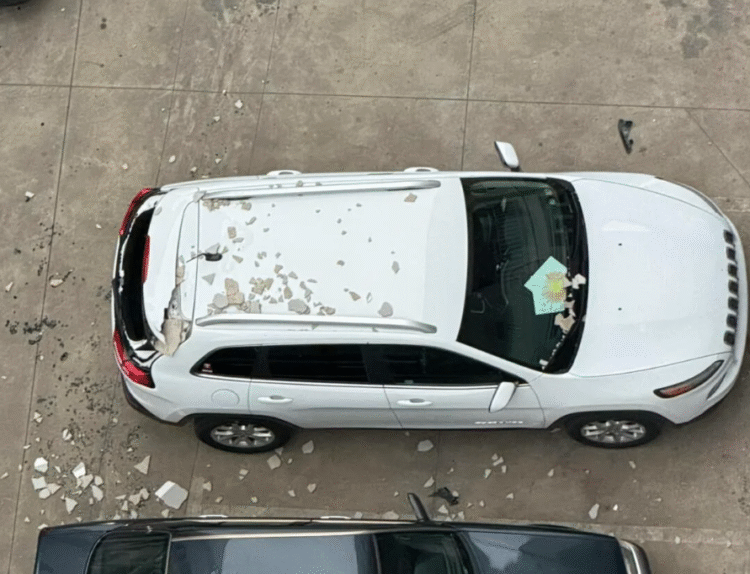 “სასწაულებრივად გადავრჩით”- წყალტუბოში დევნილთა დასახლებაში ფასადის ნაწილი ჩამოიშალა