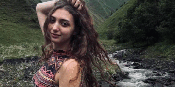 „რატომ გაგვწირე, ნინიკო…” –  ავარიის დროს დაღუპულ გოგოს ემშვიდობებიან