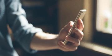 განათლების სამინისტრო სასკოლო პროცესში მობილური ტელეფონების გამოყენების აკრძალვას გეგმავს