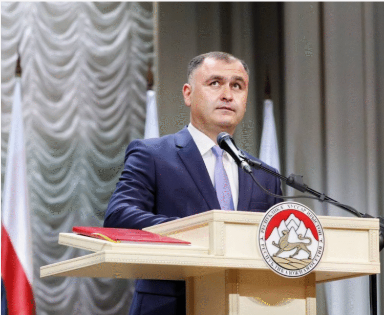 ოკუპირებული ცხინვალის ე.წ. პრეზიდენტმა „მთავრობა“ დაითხოვა