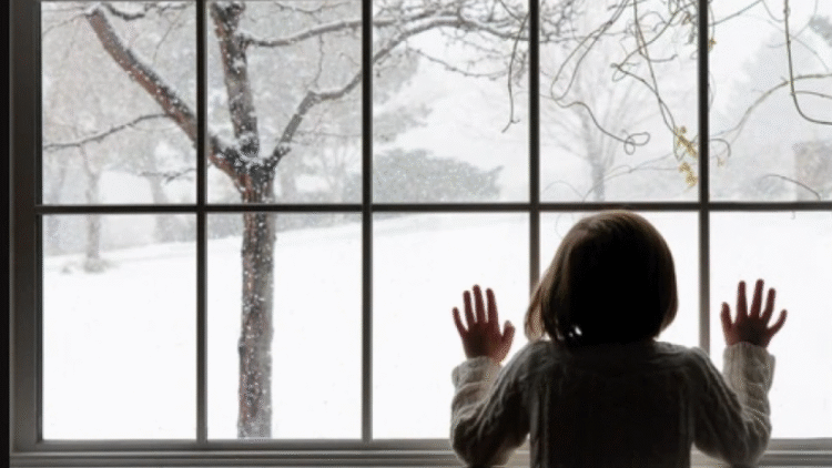 „ორივე ხელი ფანჯრის მინაზე დადეთ…“ – მინეროლოგი დღეს შესასრულებენ რიტულას გვიზიარებს