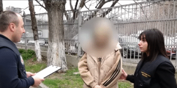 „შვილს აიძულებდა ეთხოვა მოწყალება, მიღებულ თანხას კი სრულად ისაკუთრებდა“ – ტრეფიკინგის ბრალდებით ერთი პირი დააკავეს