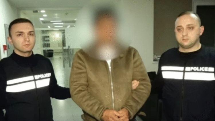 “სისტემატურად ახორციელებდა გარყვნილ ქმედებას არასრულწლოვანი ქალიშვილების მიმართ”-დაკავებულია მამა