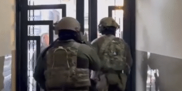 ბათუმში, ერთ-ერთ საცხოვრებელ კორპუსში სპეცოპერაცია მიმდინარეობს