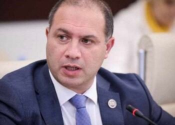 ფორმის ტარება არის სავალდებულო-გივი მიქანაძე