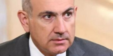 სომხეთის პრემიერმინისტრი ნიკოლ ფაშინიანი გადადგა