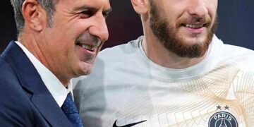 ხვიჩა კვარაცხელიას ჩემპიონთა ლიგის საუკეთესო ფეხბურთელის ჯილდო ფიგუმ გადასცა